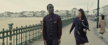 Кадр з фільму Імперія світла