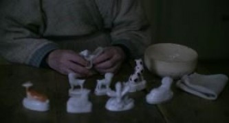 Кадр з фільму Амоніт