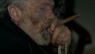 Кадр з фільму Тиждень акул