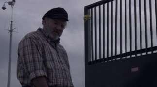 Кадр з фільму Незнайомець