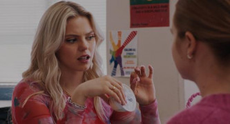 Кадр з фільму Круті дівчата