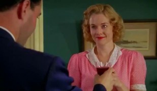 Кадр з фільму Забери мене додому