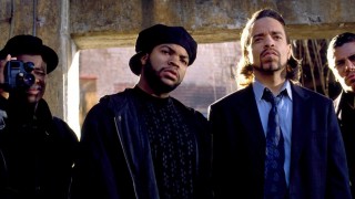 Кадр з фільму Зазіхання