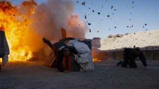 Кадр з фільму Спецназ: В облозі