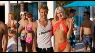 Кадр з фільму Це все він