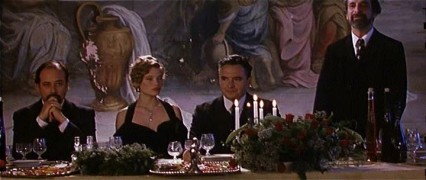 Кадр з фільму Закон протилежностей