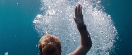 Кадр з фільму Глибоке синє море