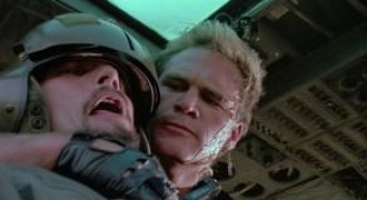 Кадр з фільму Незворушний