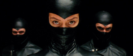 Кадр з фільму Відображення у мертвому діаманті