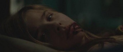 Кадр з фільму Впусти мене