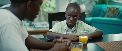 Кадр з фільму Місячне сяйво