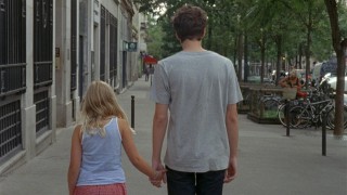 Кадр з фільму Аманда