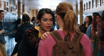 Кадр з фільму Круті дівчата