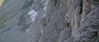 Кадр з фільму Санкція на піку Ейґера