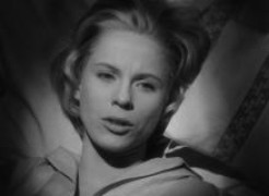 Кадр з фільму Око диявола