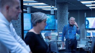 Кадр з фільму Палаюче море