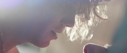 Кадр з фільму Низько