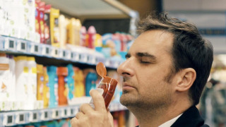 Кадр з фільму Мадам Парфумер