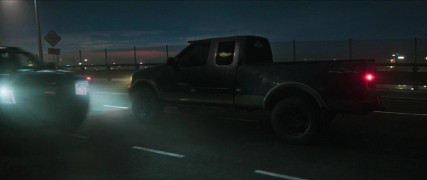 Кадр з фільму Наслідки. Міст у вогні