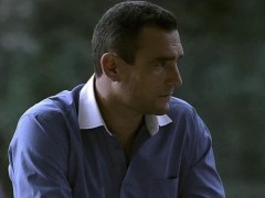 Кадр з фільму Дівчина номер один