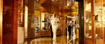 Кадр з фільму Ласкаво просимо на борт