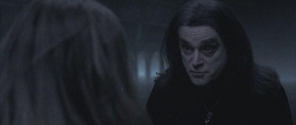 Кадр з фільму Крики, що стихають