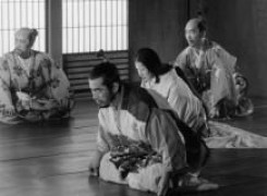 Кадр з фільму Трон у крові