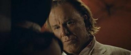 Кадр з фільму Палаючий острів