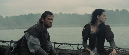 Кадр з фільму Білосніжка та мисливець