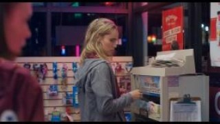 Кадр з фільму Гра з вогнем