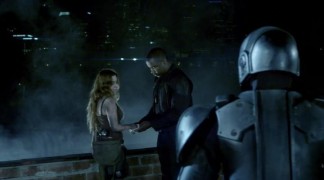 Кадр з фільму Андроїд-поліцейський