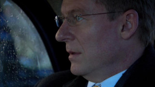 Кадр з фільму Дипломат