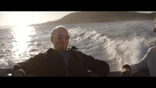 Кадр з фільму Спочатку дами