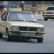 Кадр з фільму Так, мадам!