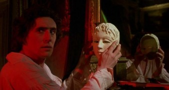 Кадр з фільму У готичному стилі