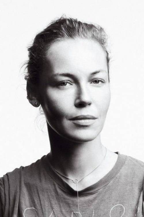 Фото Конні Нільсен 